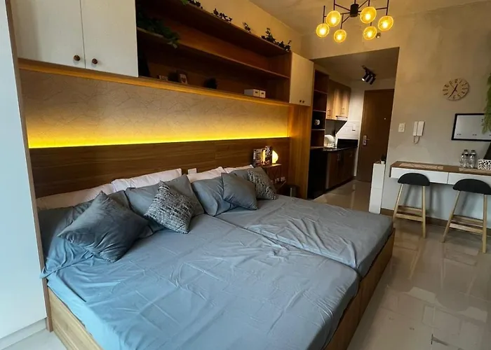 In Red Residences -self Check-in - Fast Wi-fi Appartement