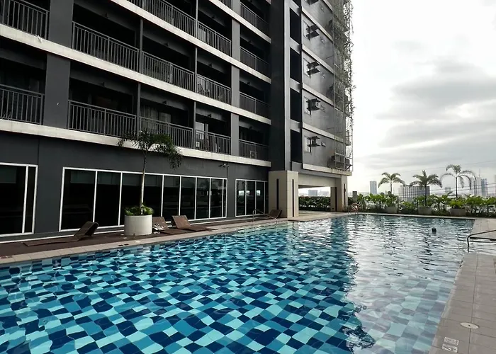 In Red Residences -self Check-in - Fast Wi-fi Appartement Manille