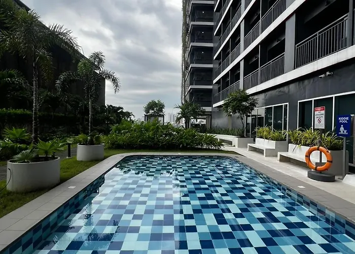 In Red Residences -self Check-in - Fast Wi-fi Manille