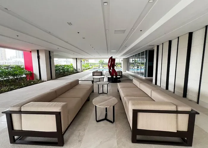 In Red Residences -self Check-in - Fast Wi-fi Appartement
